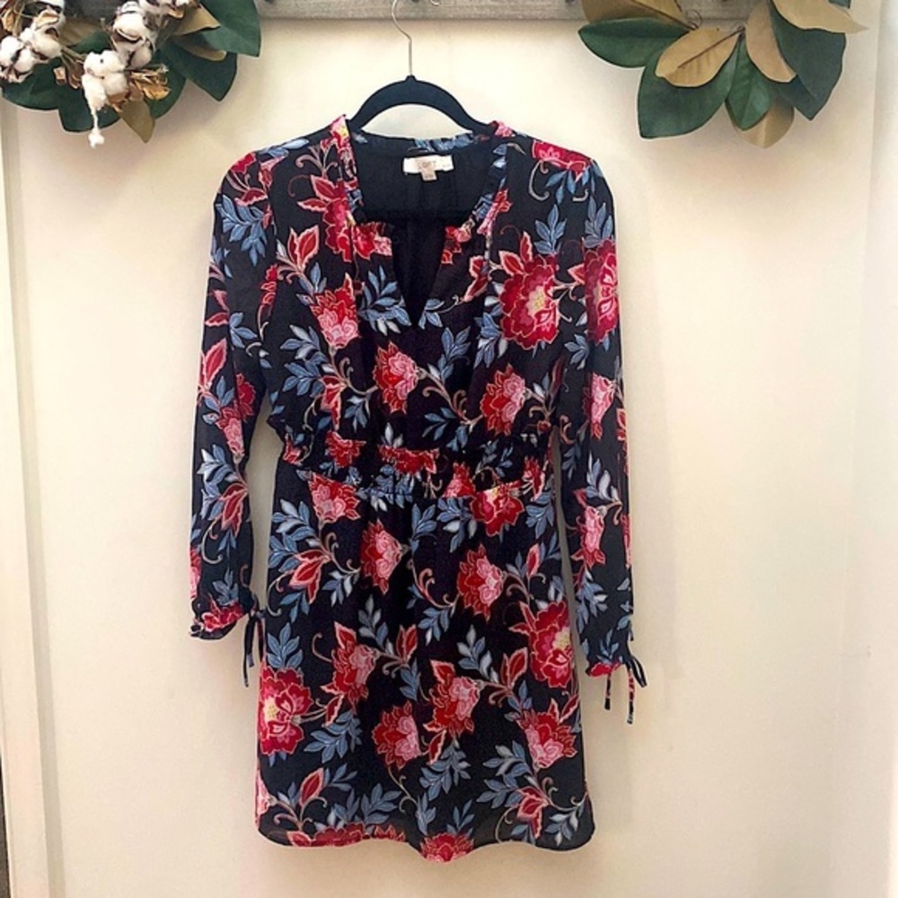 NWOT Gorgeous Loft size 4P Floral Dress